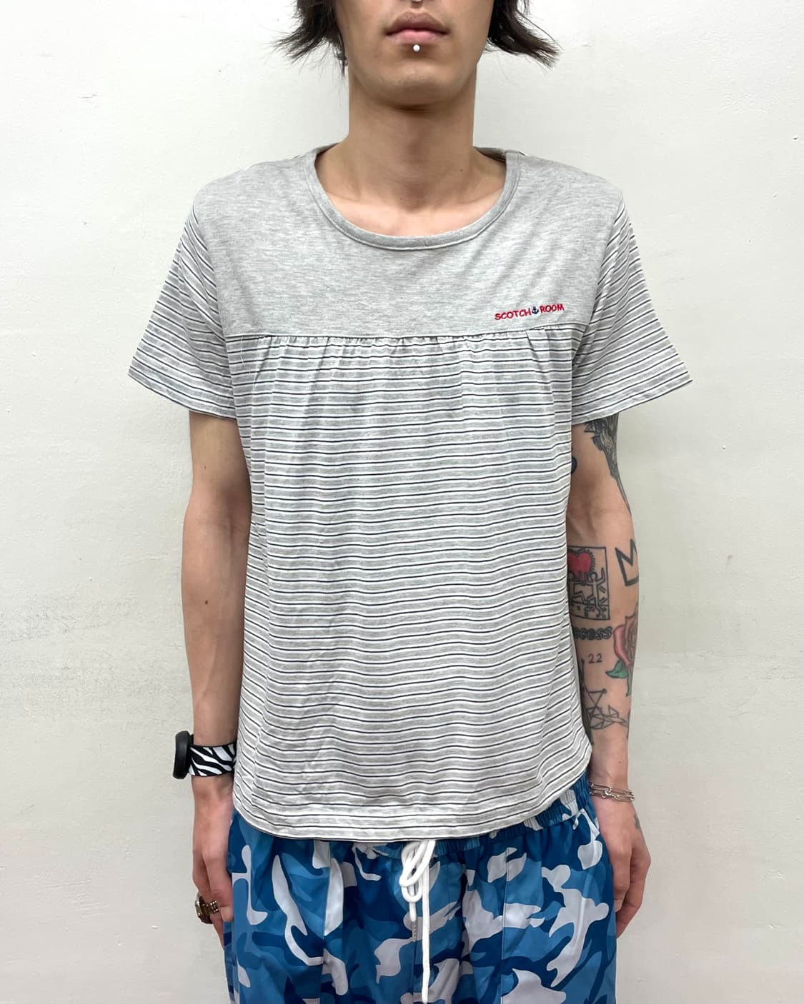 Shirring Gray Stripe T-shirt  상품이미지1