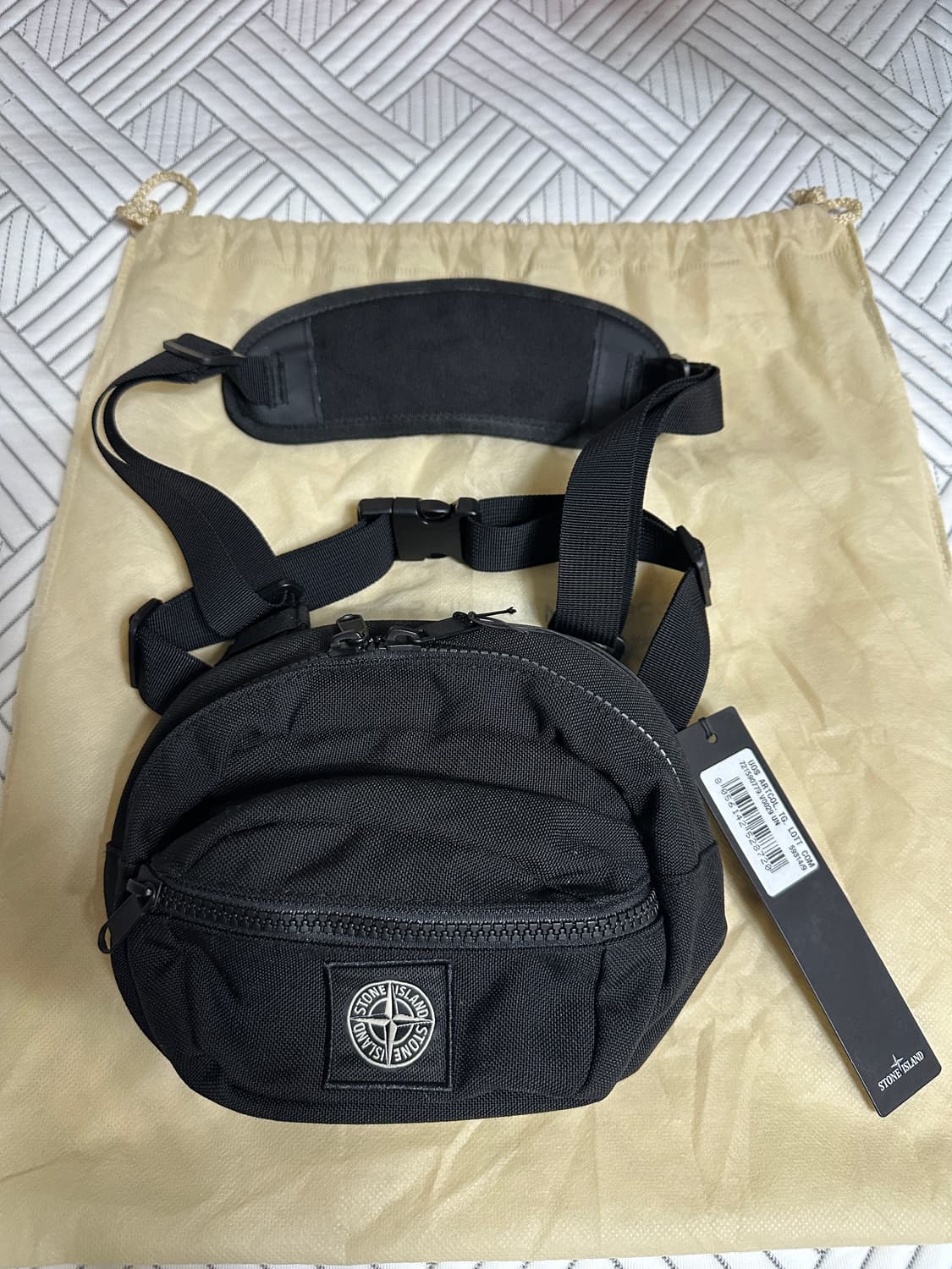 스톤아일랜드 하네스 백 블랙 OS 상품이미지1