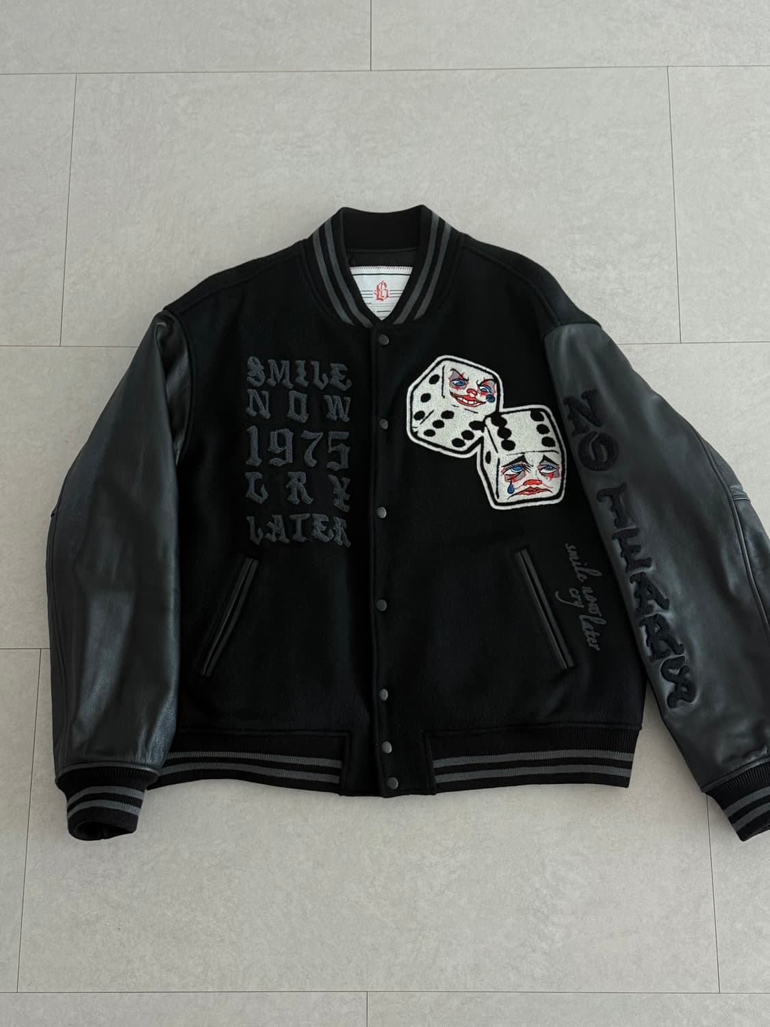 블랙아웃 바시티 블랙 L 상품이미지1