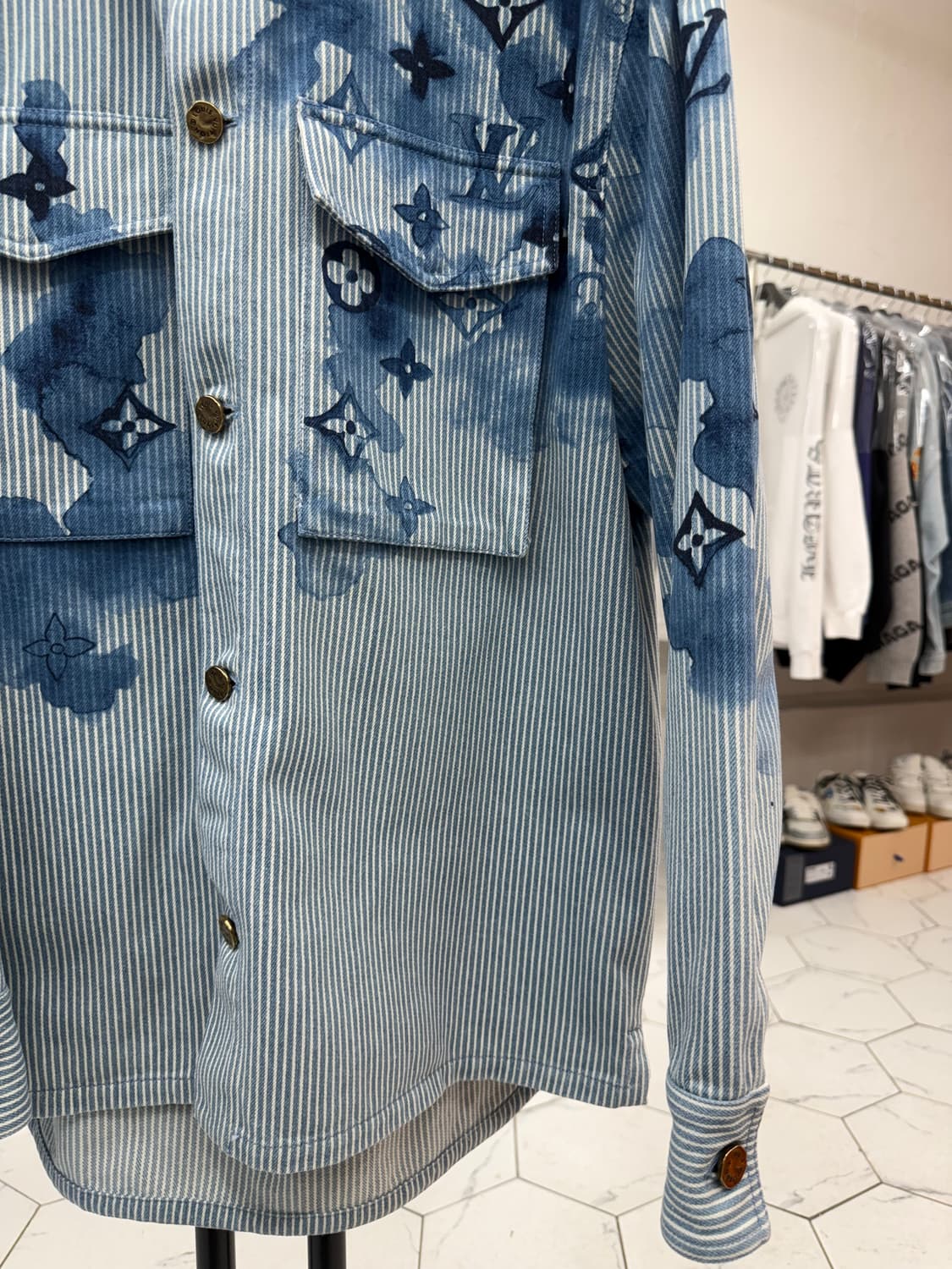[L] 루이비통 워터컬러 데님 셔츠 자켓 상품이미지7