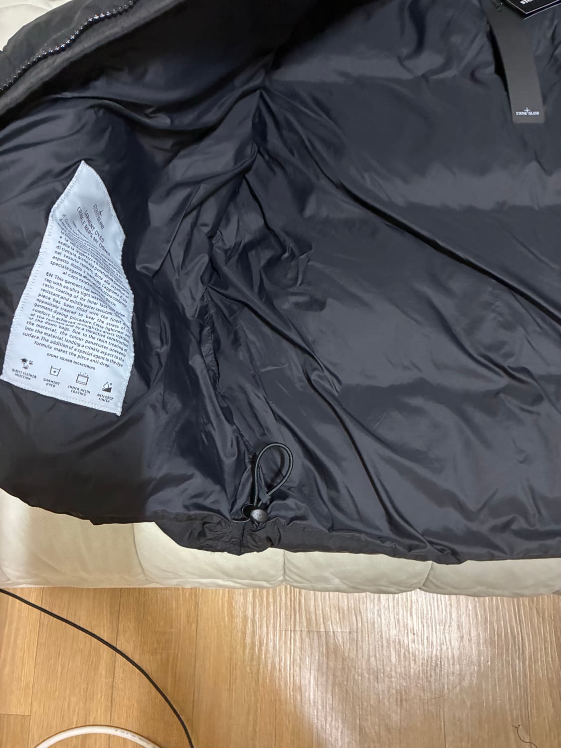스톤아일랜드 크링클랩스 패딩 22fw L사이즈 새상품 상품이미지3
