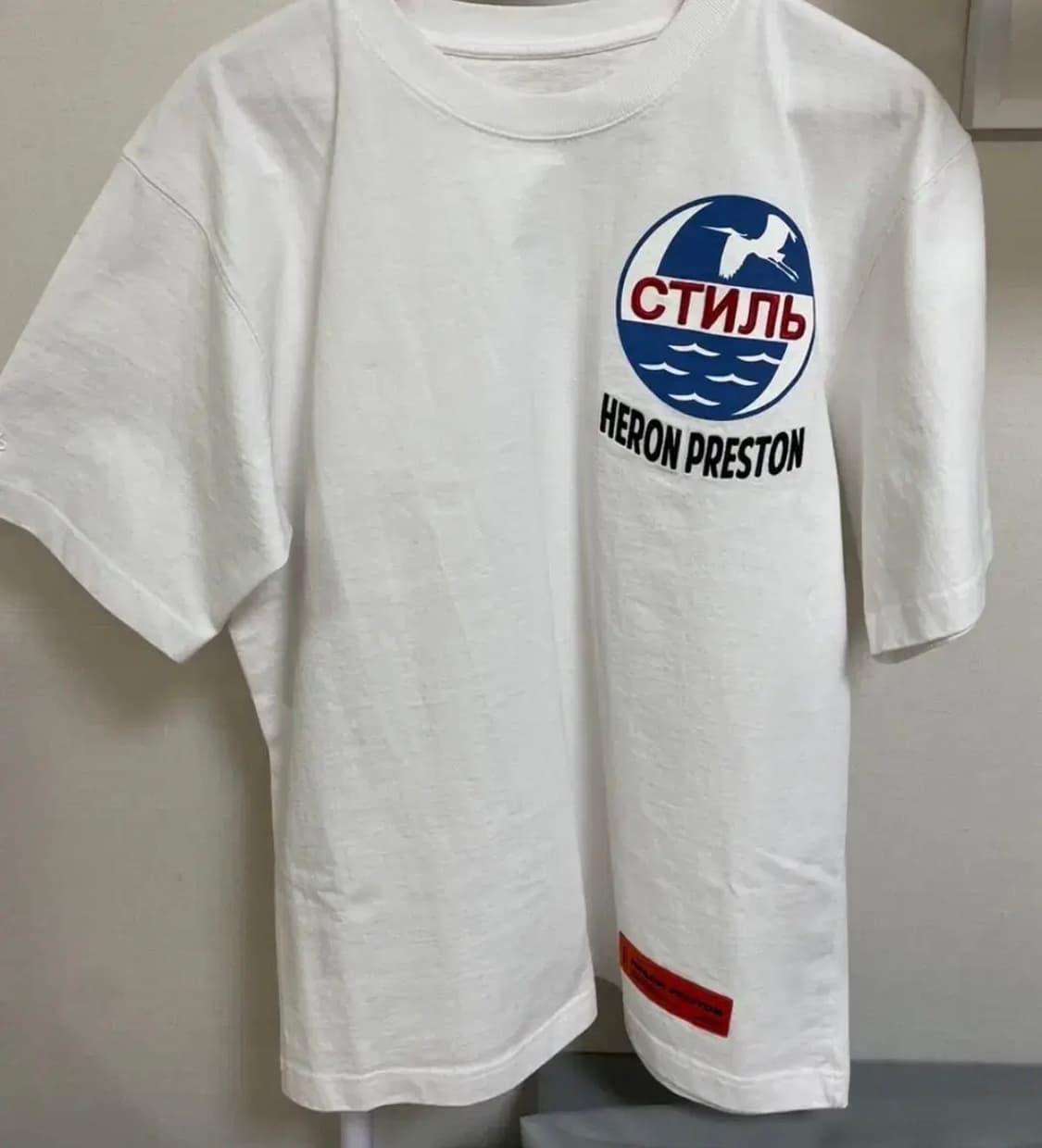 [새상품] 헤론프레스톤 자수 프링팅 티셔츠 S 상품이미지1