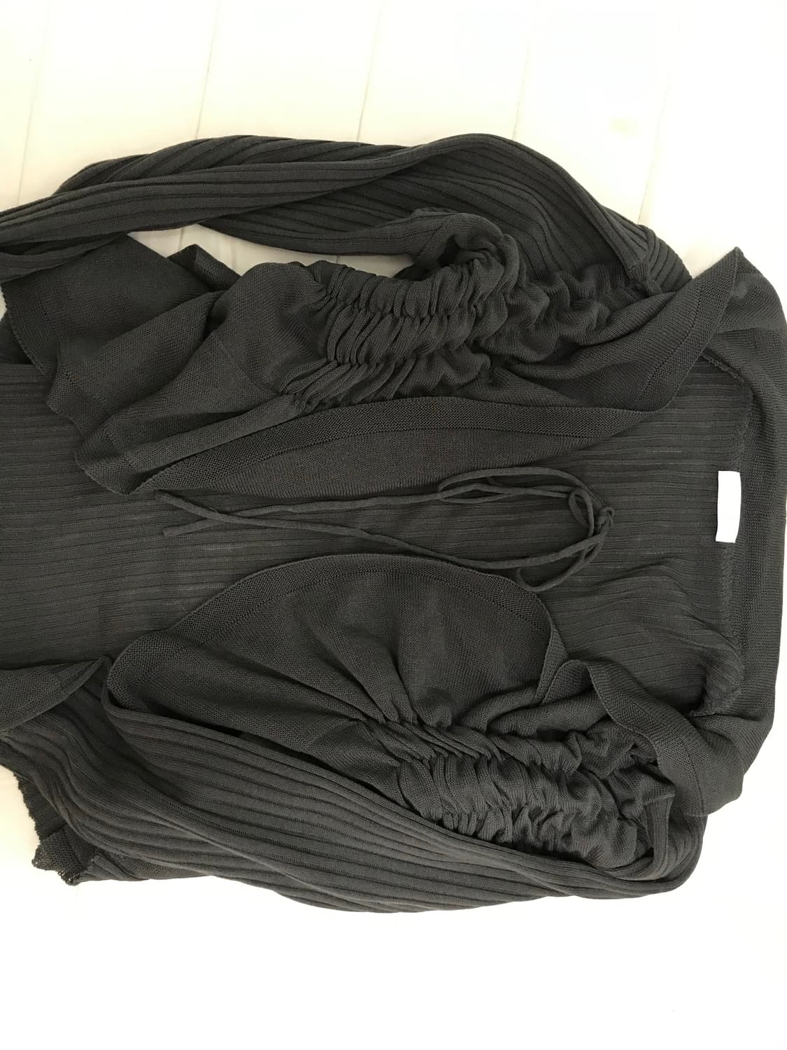 오호스 Ruffled Drape Cardigan 상품이미지3