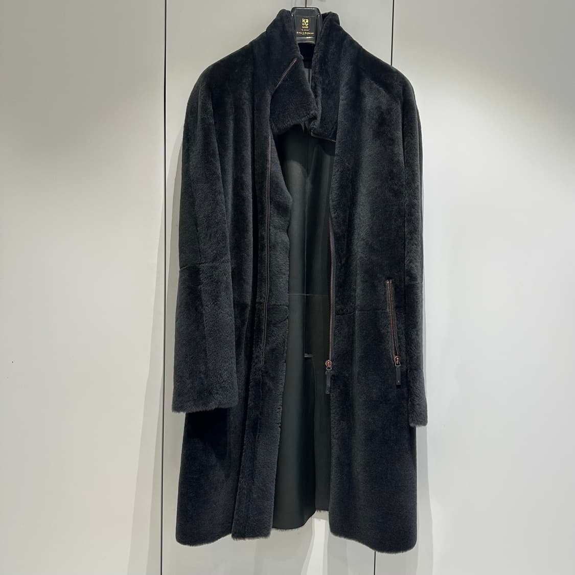 아르마니 꼴레지오니 시어링 어시메트릭 코트 상품이미지1