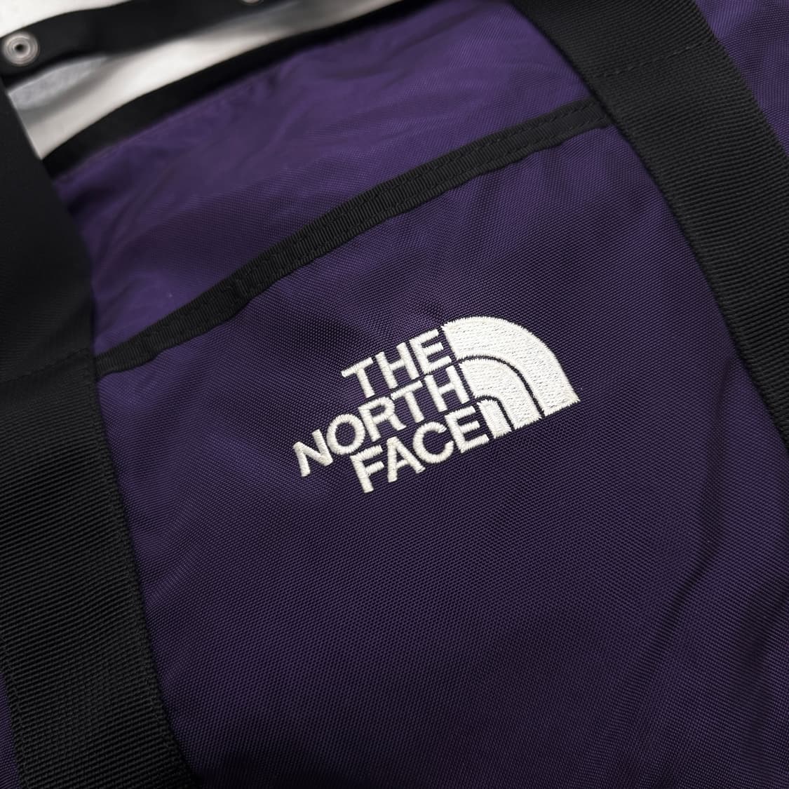 노스페이스 퍼플 크로스백 상품이미지3