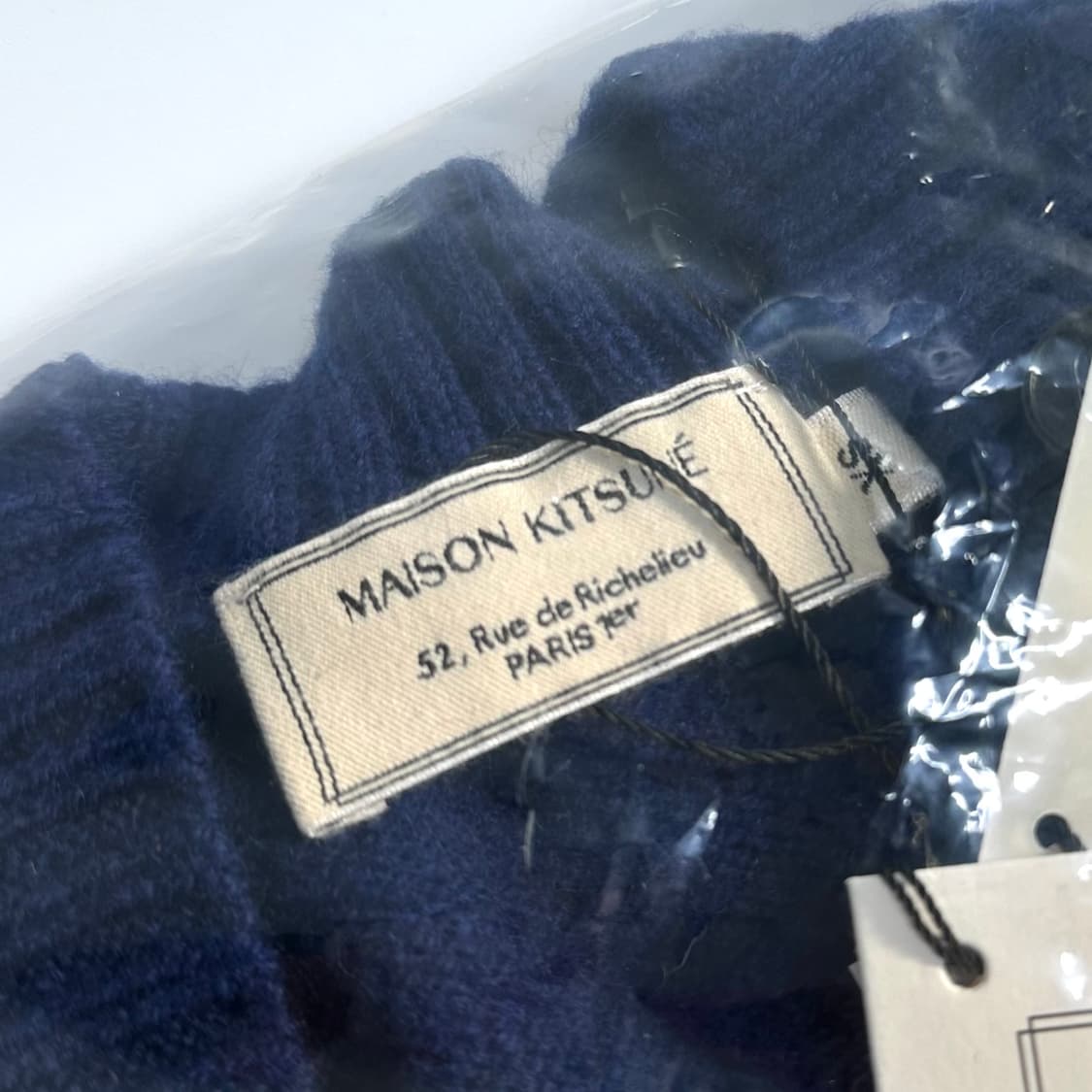 [미사용 새상품] 메종키츠네 램스울 가디건 네이비 XS 상품이미지6
