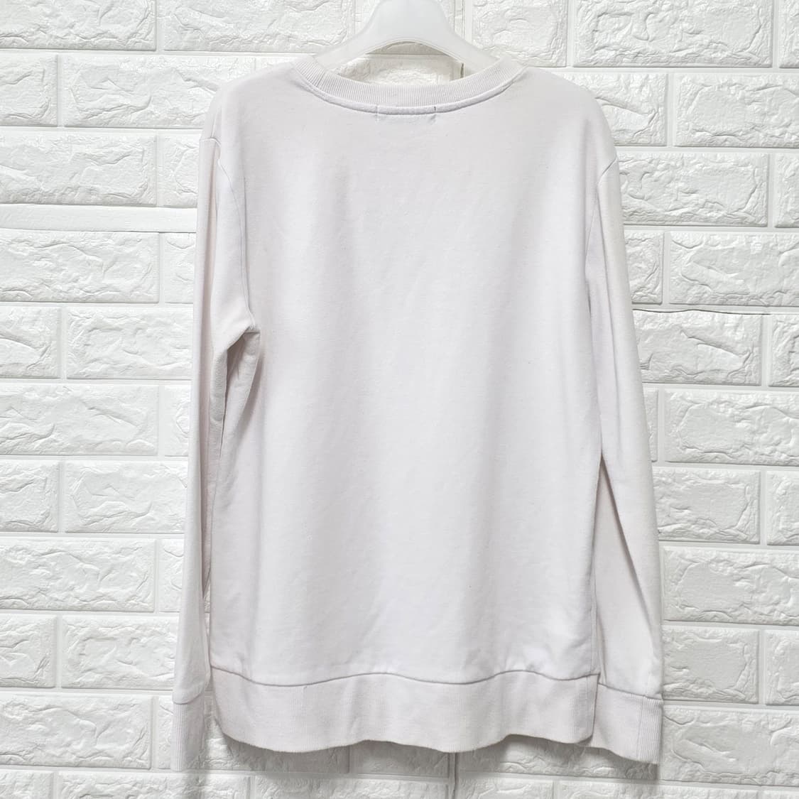 택포// DKNY Jeans 흰색 스팽글 맨투맨 티셔츠 M 상품이미지4