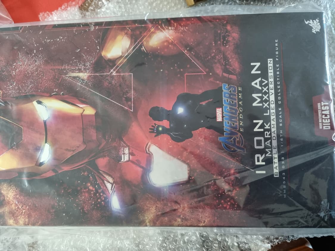 핫토이 어벤져스: 엔드게임 아이언맨 마크 85 데미지버전 상품이미지1