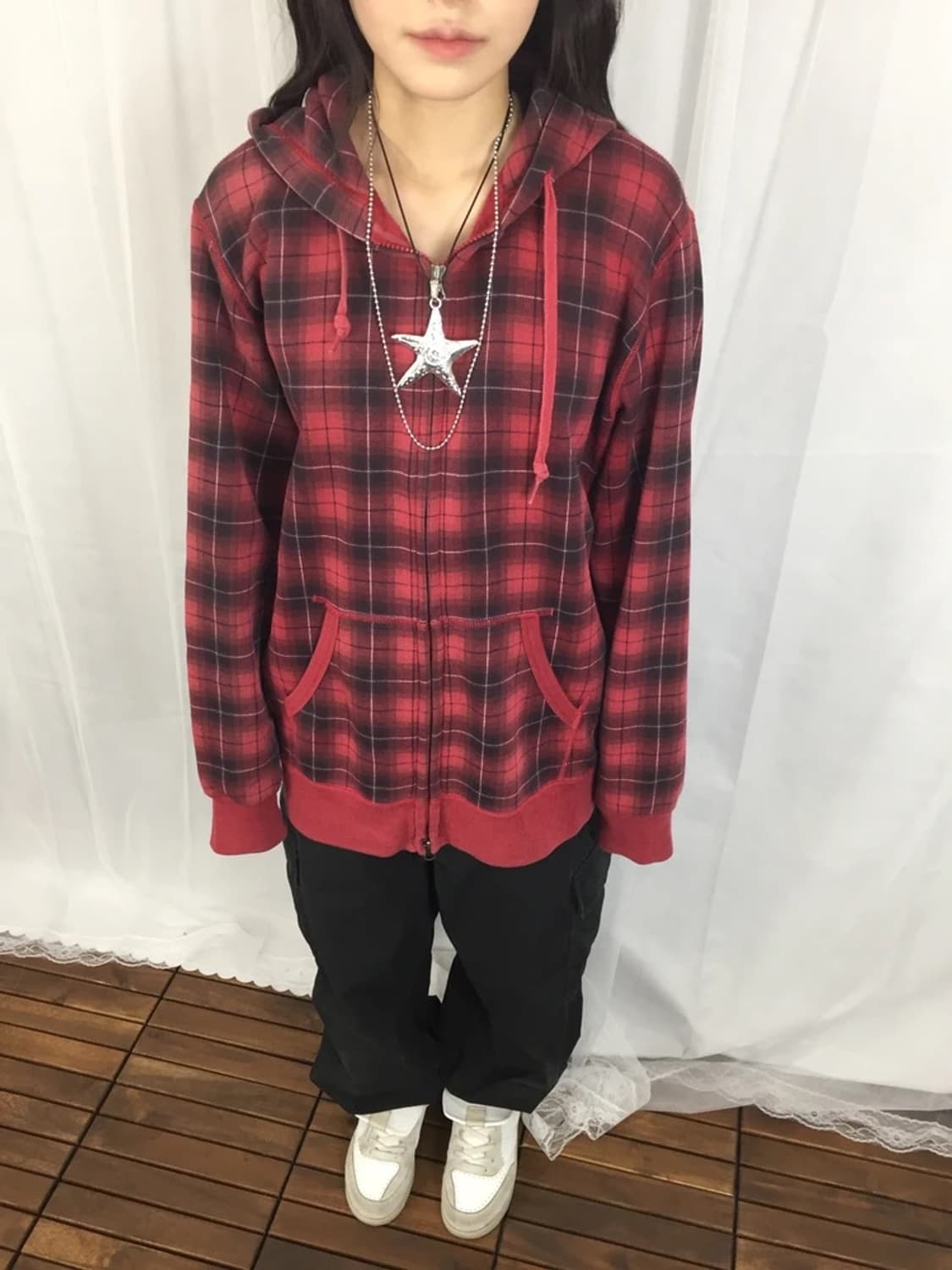UNIQLO Red Plaid Zip Hoodie 상품이미지1