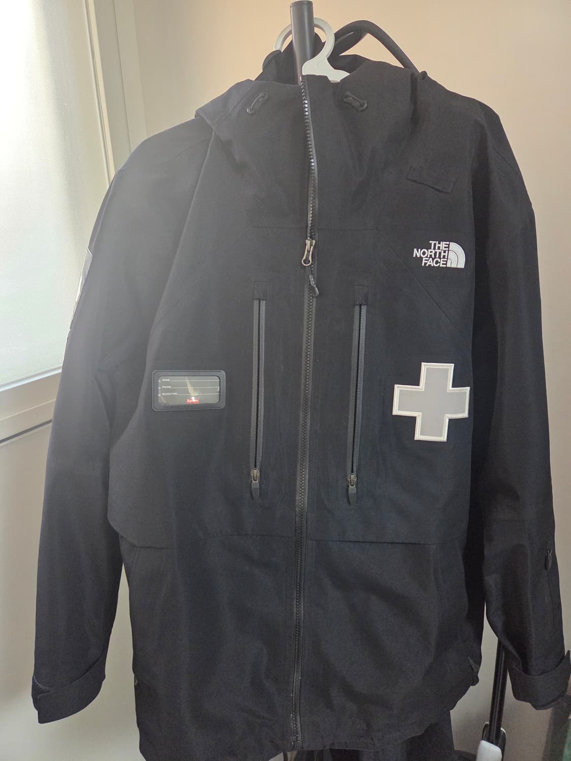 슈프림 x 노스페이스 서밋 시리즈 레스큐 자켓 블랙 - 22 상품이미지1