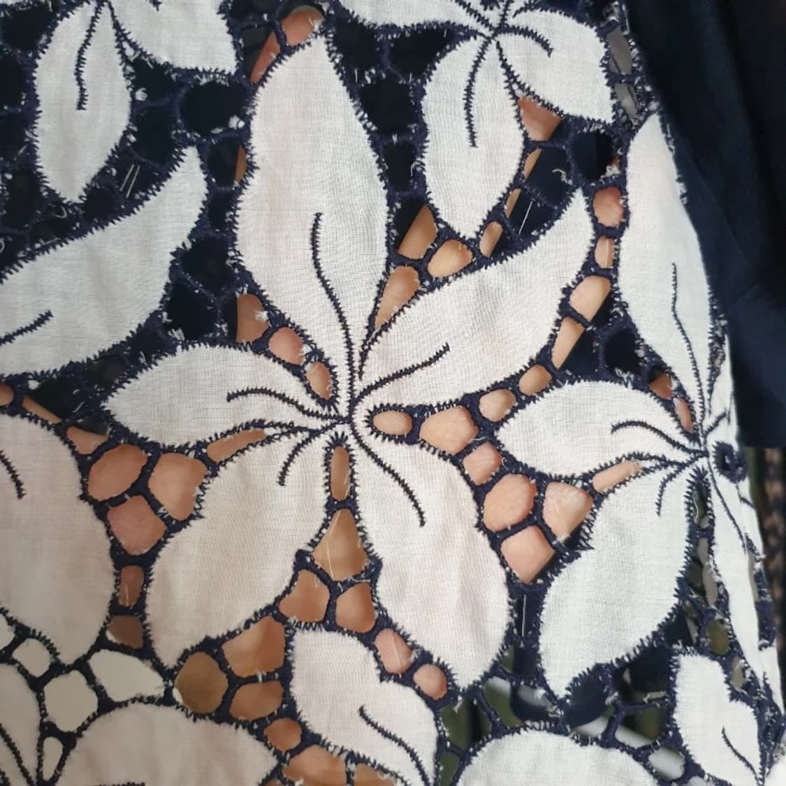 LANVIN 랑방 플라워 기퓌르레이스 시어코튼 크롭 블라우스 한섬 상품이미지7