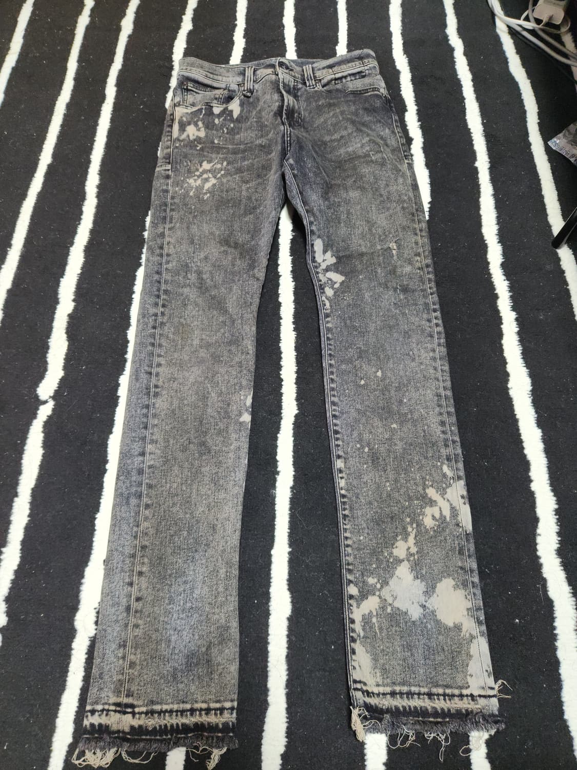 R13 bleached destroyed distress jeans 상품이미지2