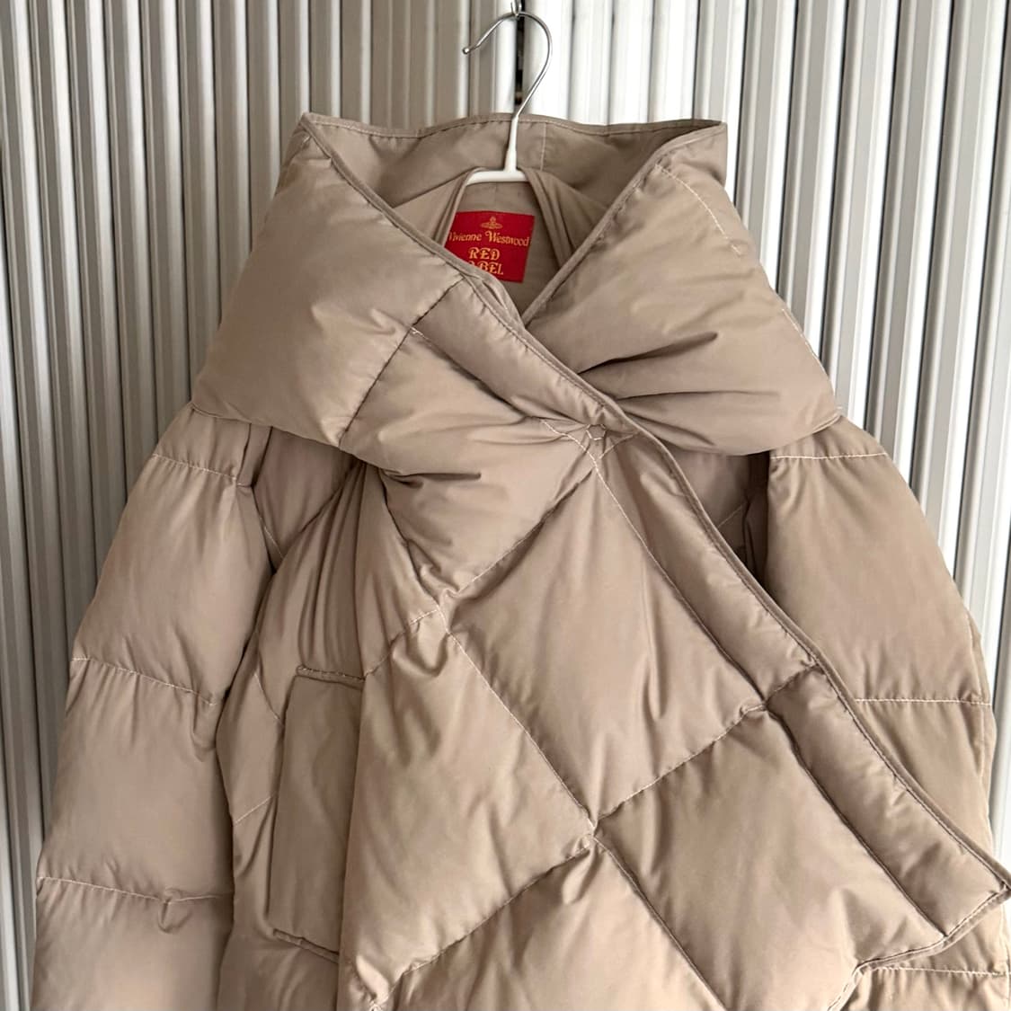 vivienne westwood puffer 상품이미지2