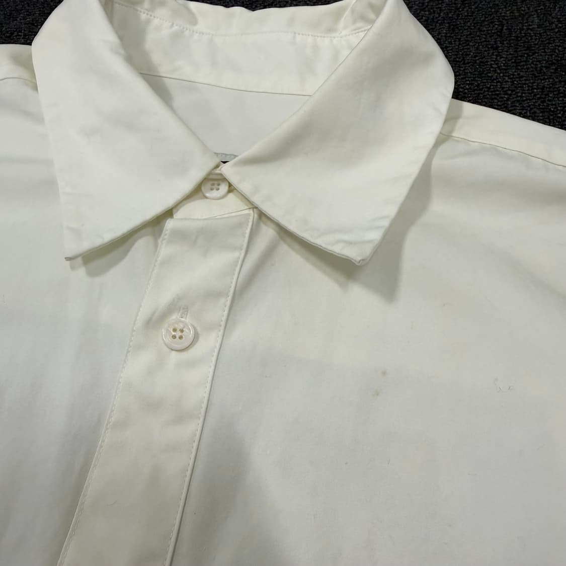 우영미 백로고 디테일 셔츠  상품이미지9