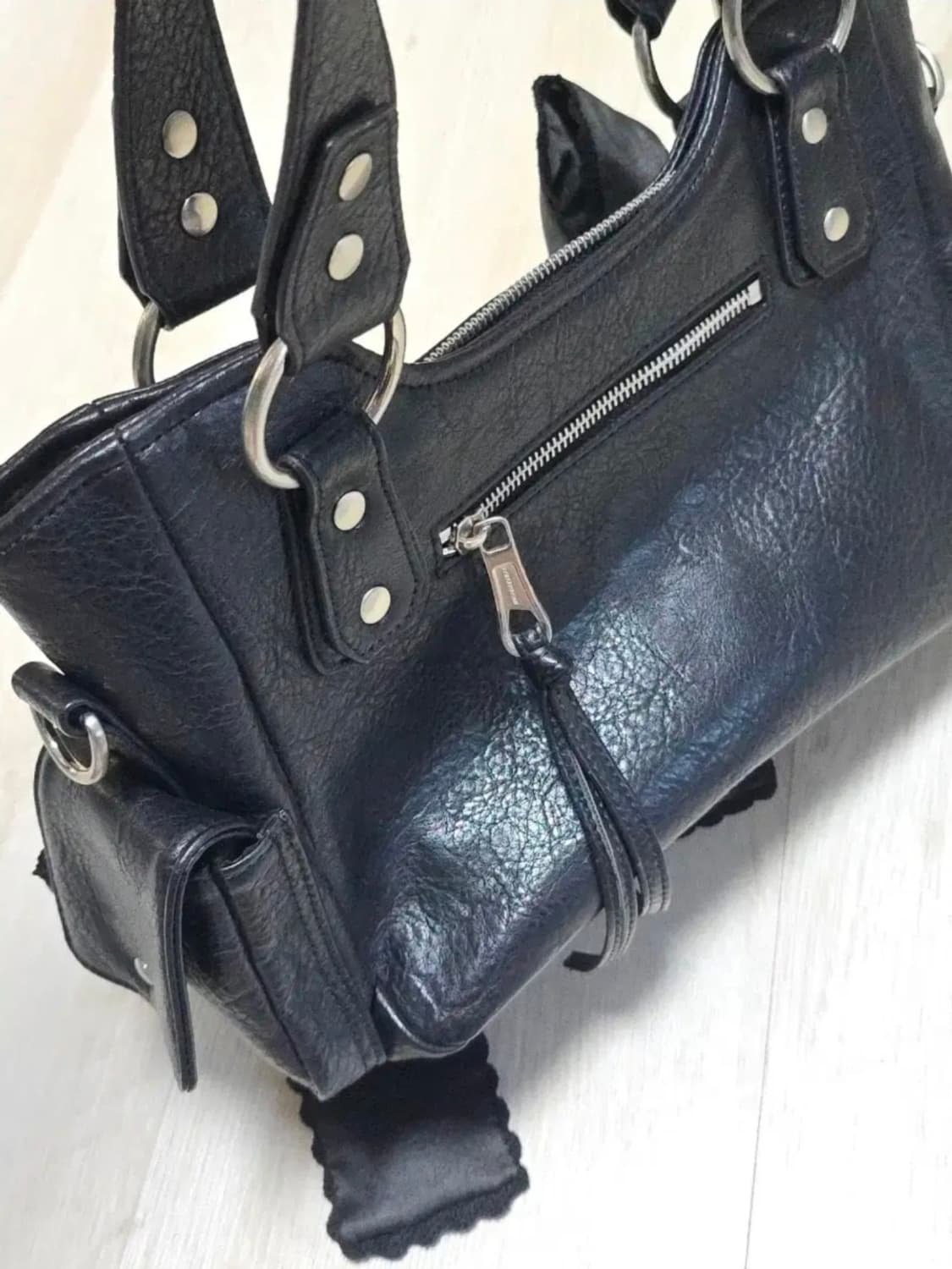 이우가마카라스 리본 숄더백 상품이미지3