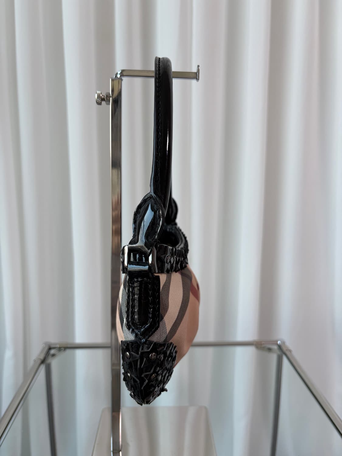 버버리 스타 스터드 헌빌 숄더백 상품이미지5