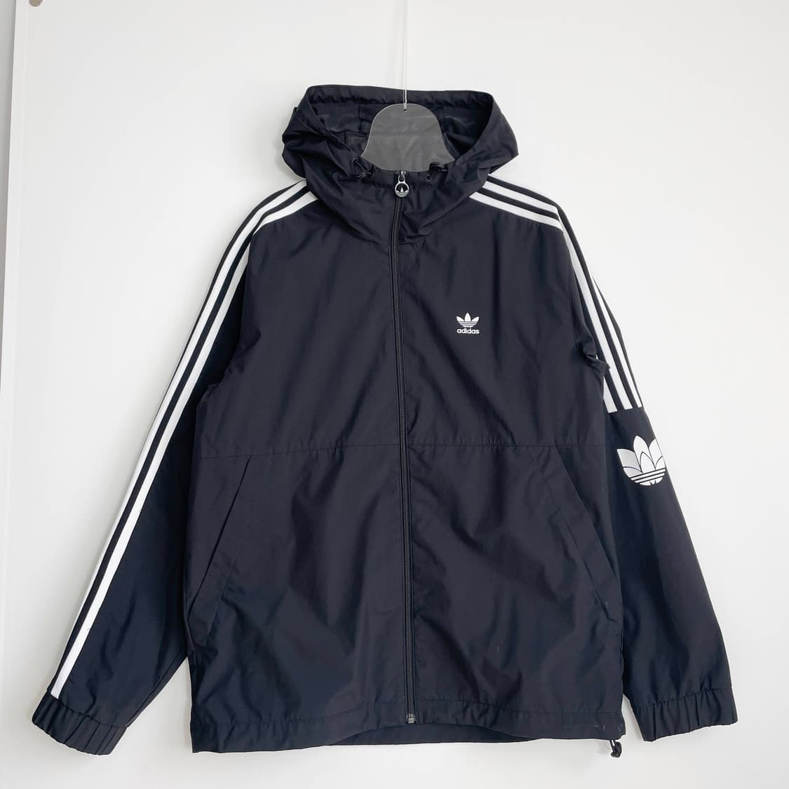 C1 아디다스 오리지널스 3D 트레포일 윈드브레이커 L사이즈 상품이미지1