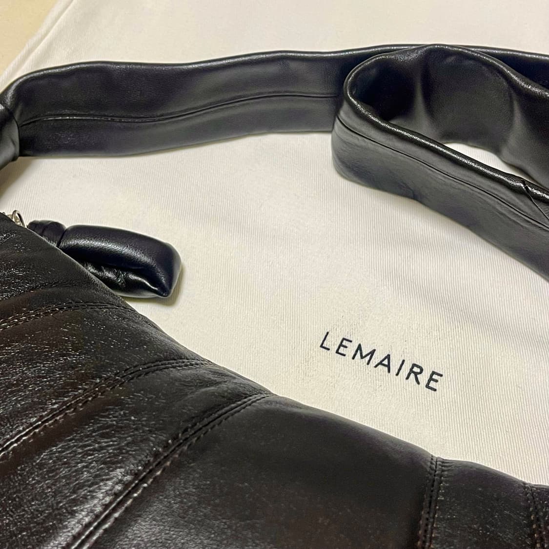 르메르 나파 레더 범백 미디움 다크초코 상품이미지4