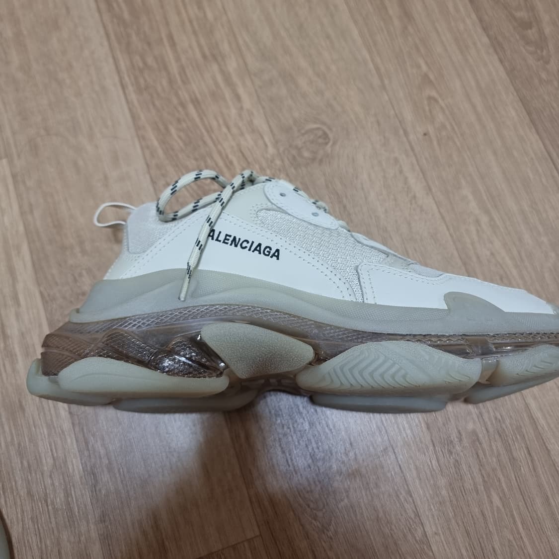 발렌시아가 상품이미지3