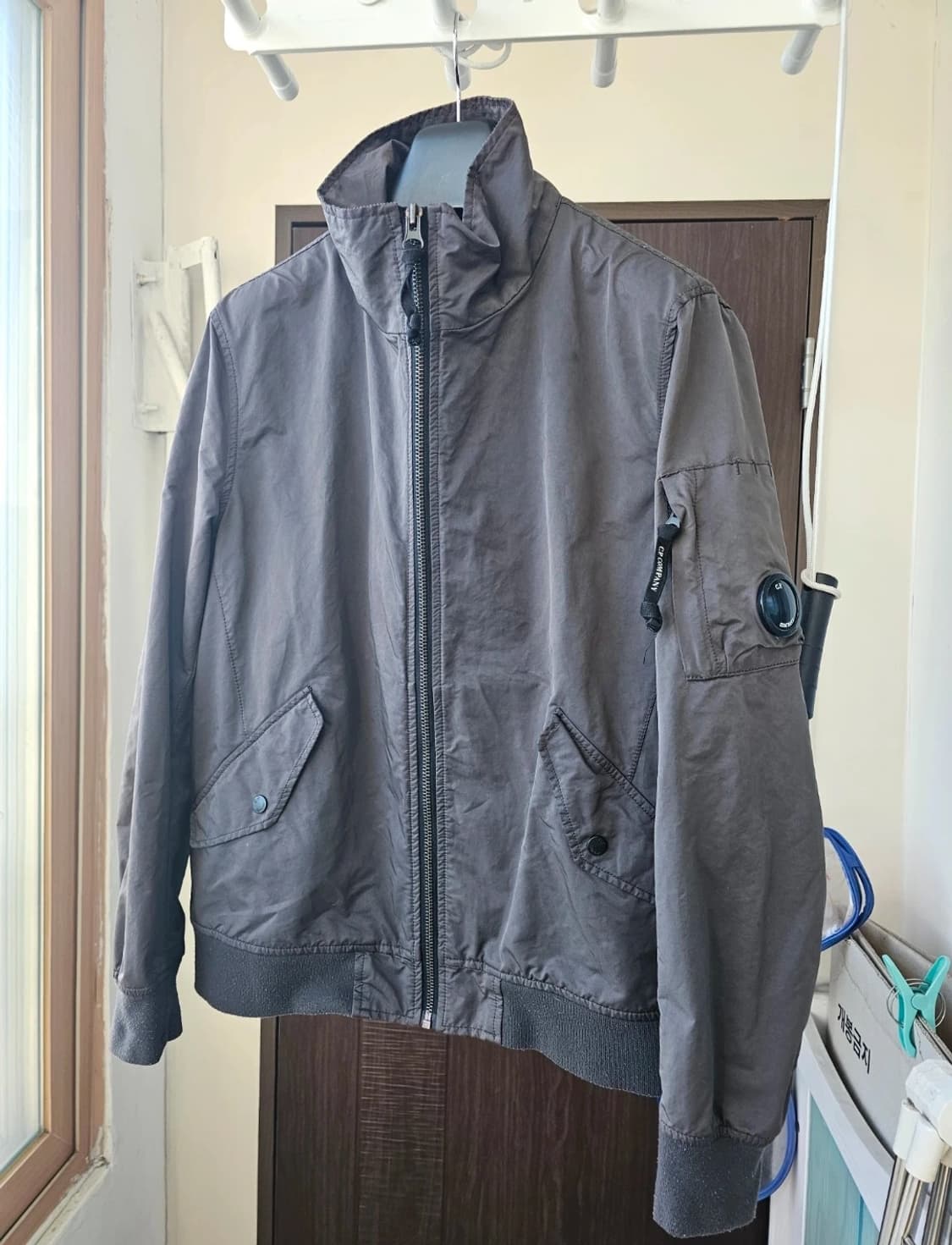 씨피 정품 CP컴퍼니 봄버형태 자켓 105 팔아요 상품이미지1