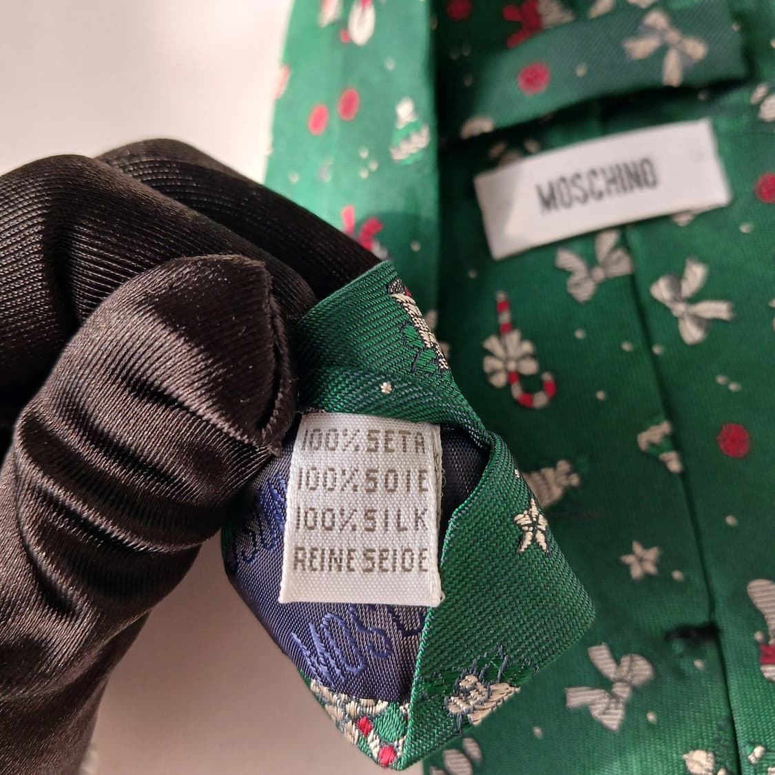 모스키노 자카드 크리스마스 패턴 넥타이 9.6cm A+등급 E789
 상품이미지9