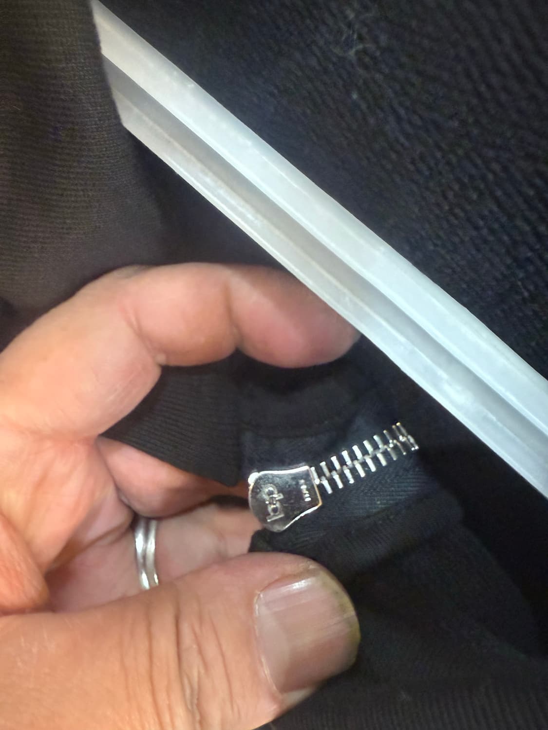 105/22ss 정품 몽클레어 후드집업 팝니다 상품이미지4