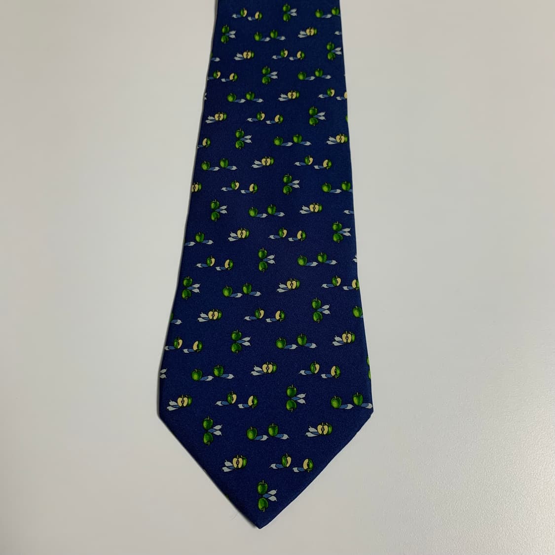 페레가모(Ferragamo) 명품넥타이 클래식 정장룩 코디 A-A+등급 상품이미지9