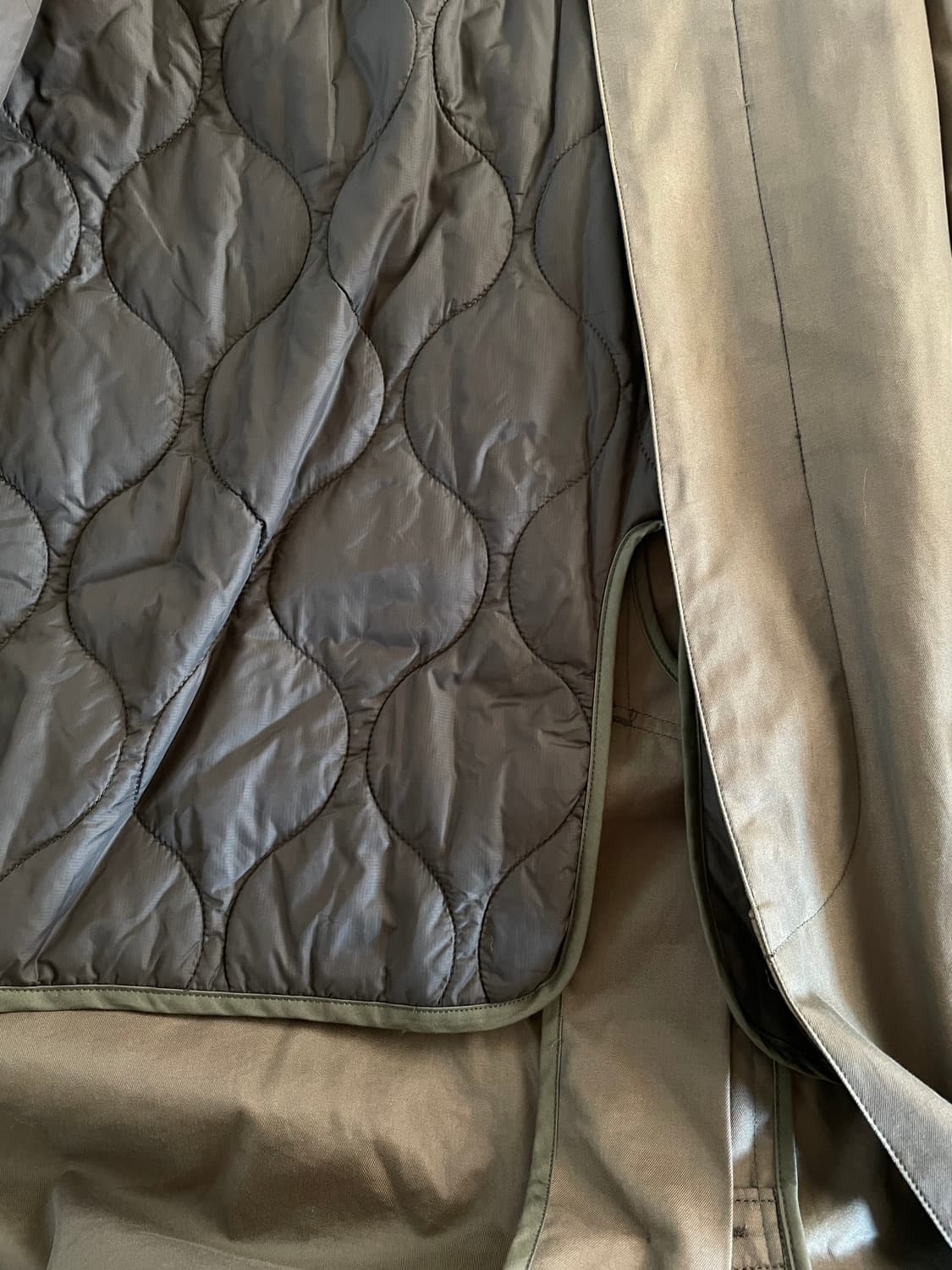 이스트로그 퀼티드 트렌치 코트 상품이미지5