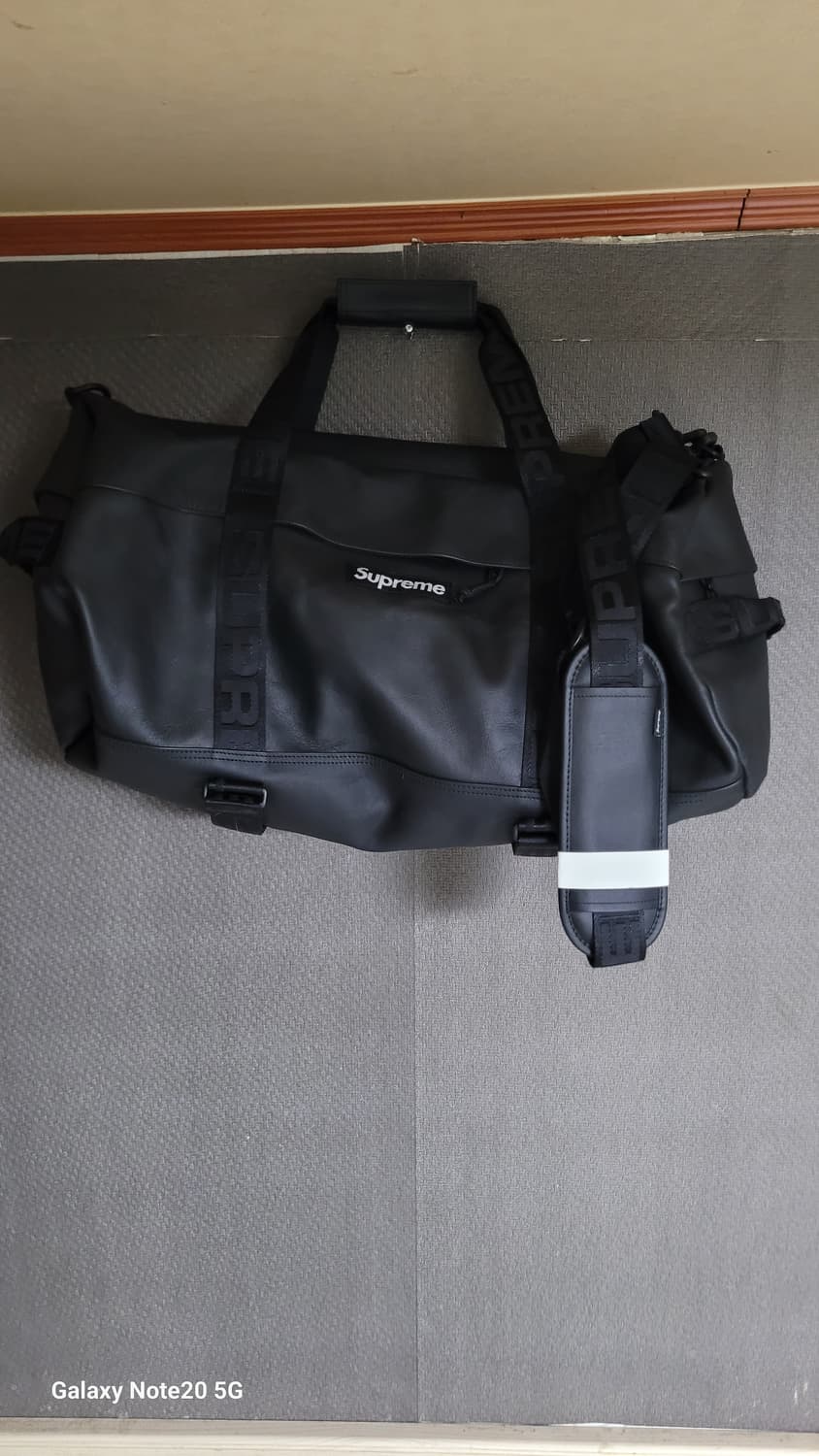 슈프림 소가죽 보스턴백 상품이미지1