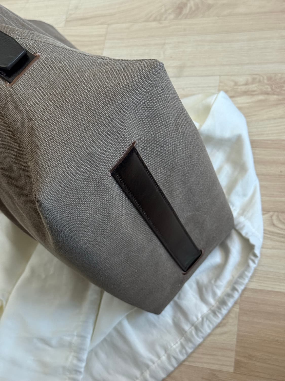 르메르 벨티드 토트백  상품이미지4