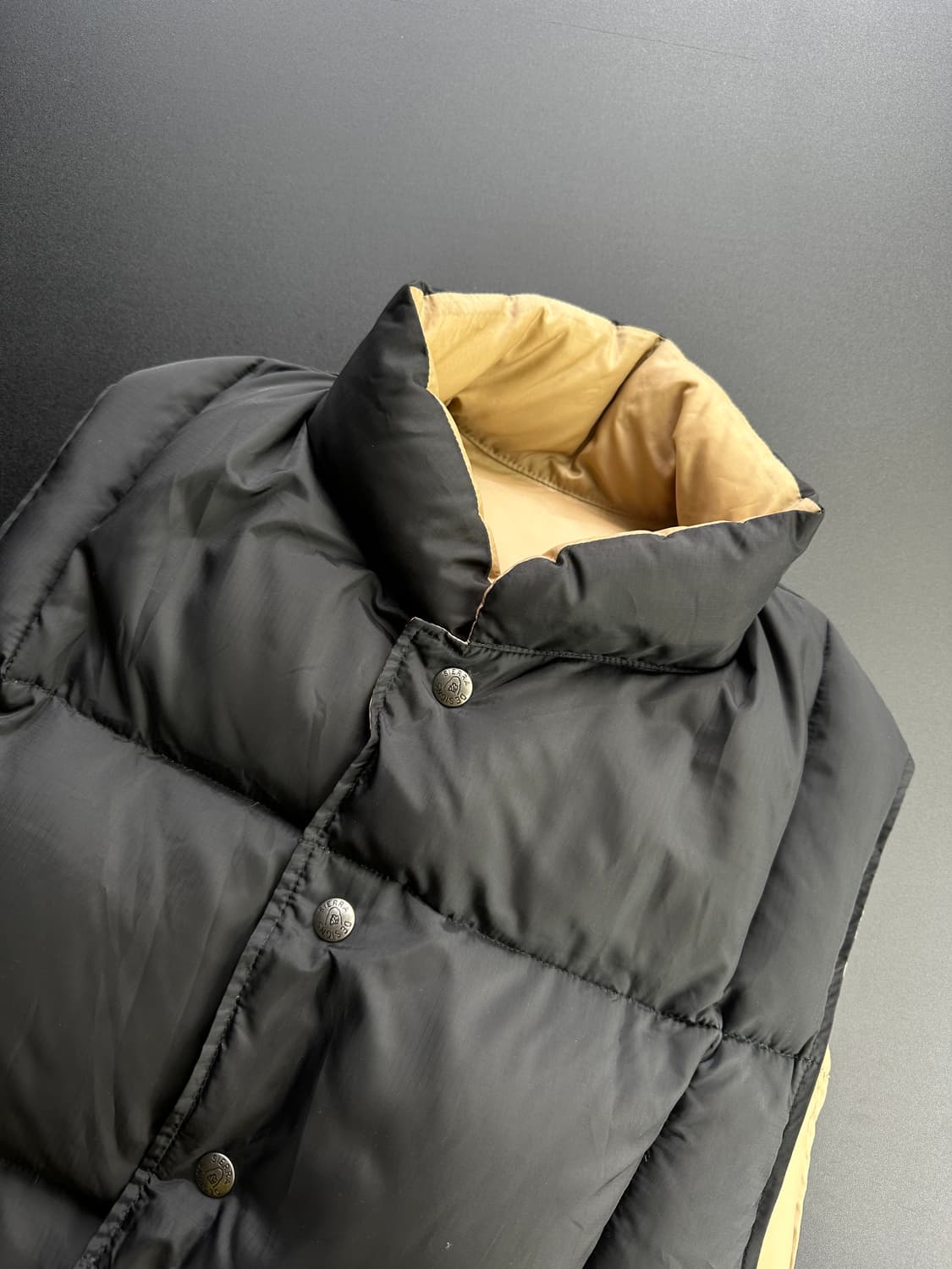 Beams x sierra design down vest 상품이미지2