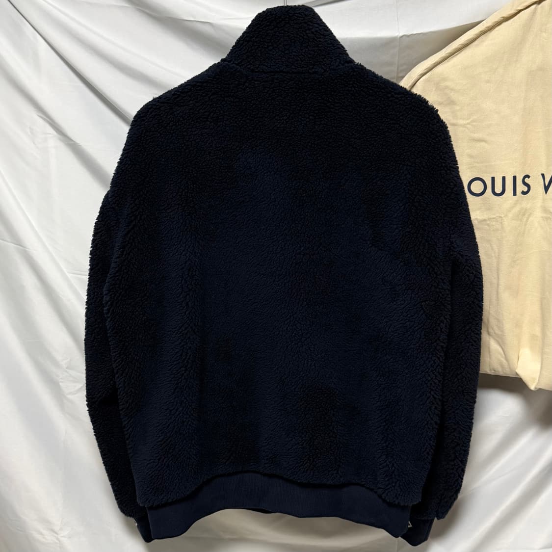 [S+급/L] 25FW 루이비통 레더패치 플리스 블루종 자켓 상품이미지4
