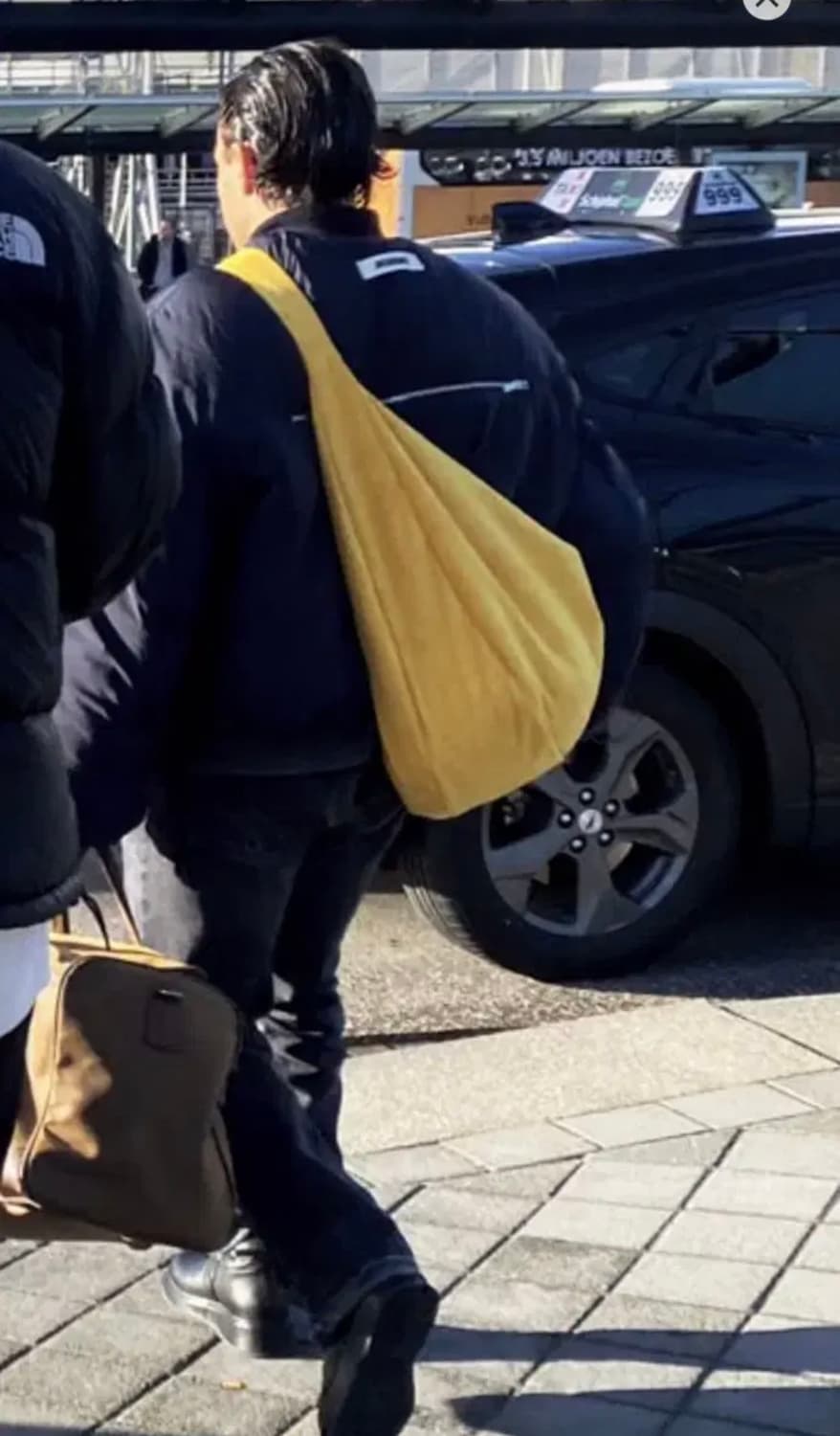 자크뮈스 르 봄버 크루아상 퍼피 봄버 패딩 Jacquemus 점퍼 상품이미지1