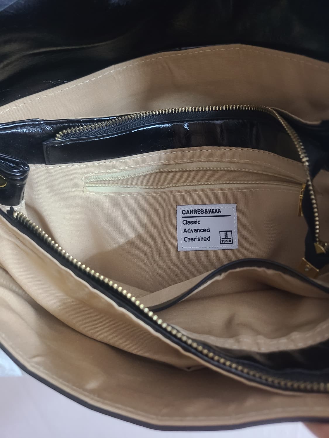 카레스 앤 헤카 블랙 숄더백 상품이미지5