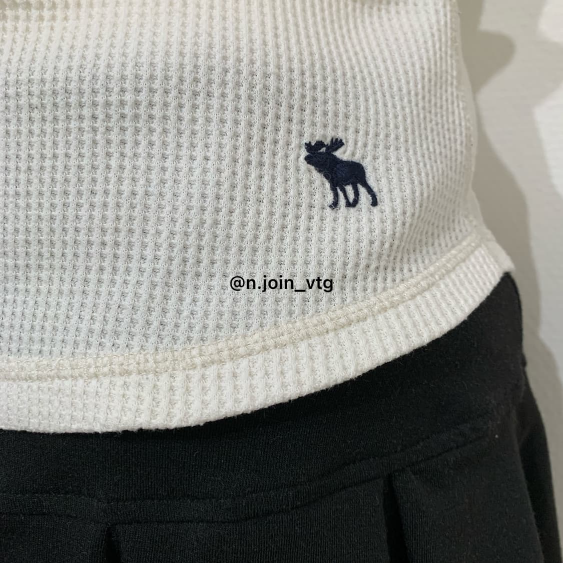 아베크롬비 헨리넥 와플 크림 화이트 반팔 티셔츠 상품이미지3