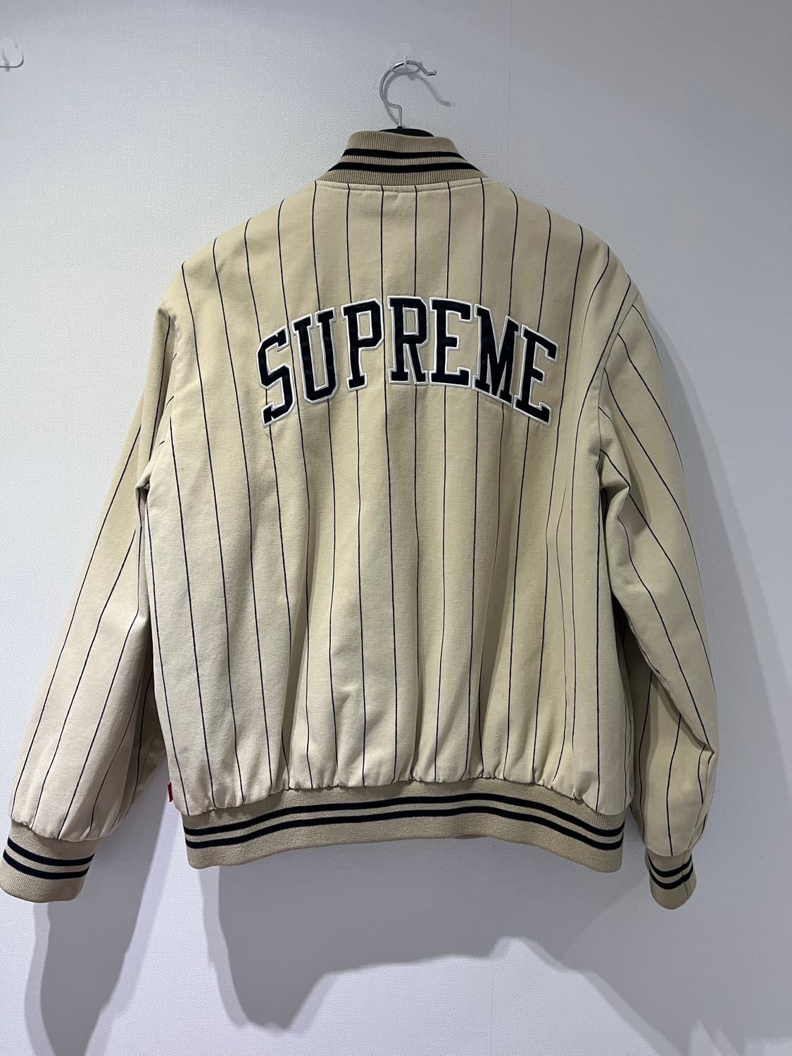 Supreme 핀스트라이프 바시티 자켓 상품이미지2