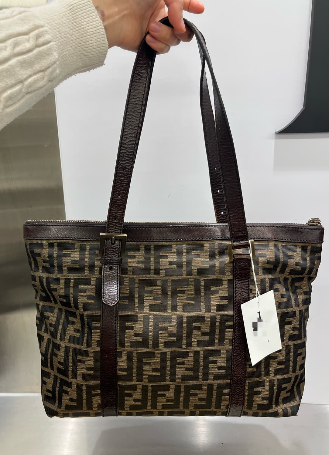 펜디 쇼퍼백 상품이미지1