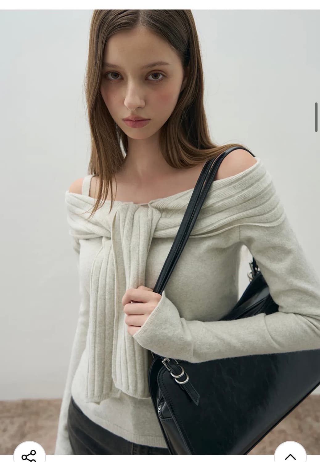 (FREE) 레더리 소프트 머플 오프숄더 니트 [OAT MILK] 판매 상품이미지7