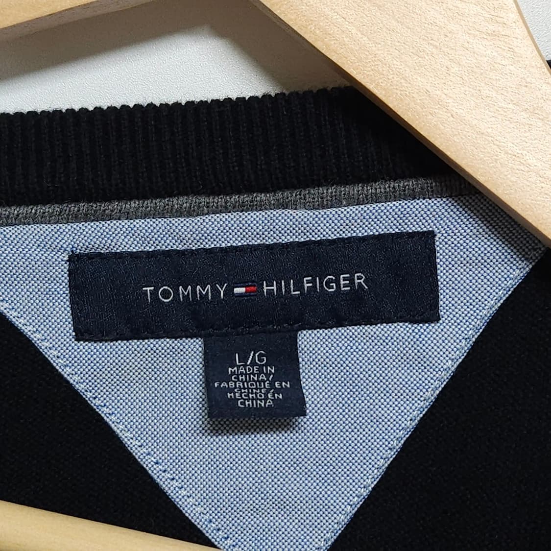 100~105)Tommy 타미 브이넥 니트 블랙 상품이미지3