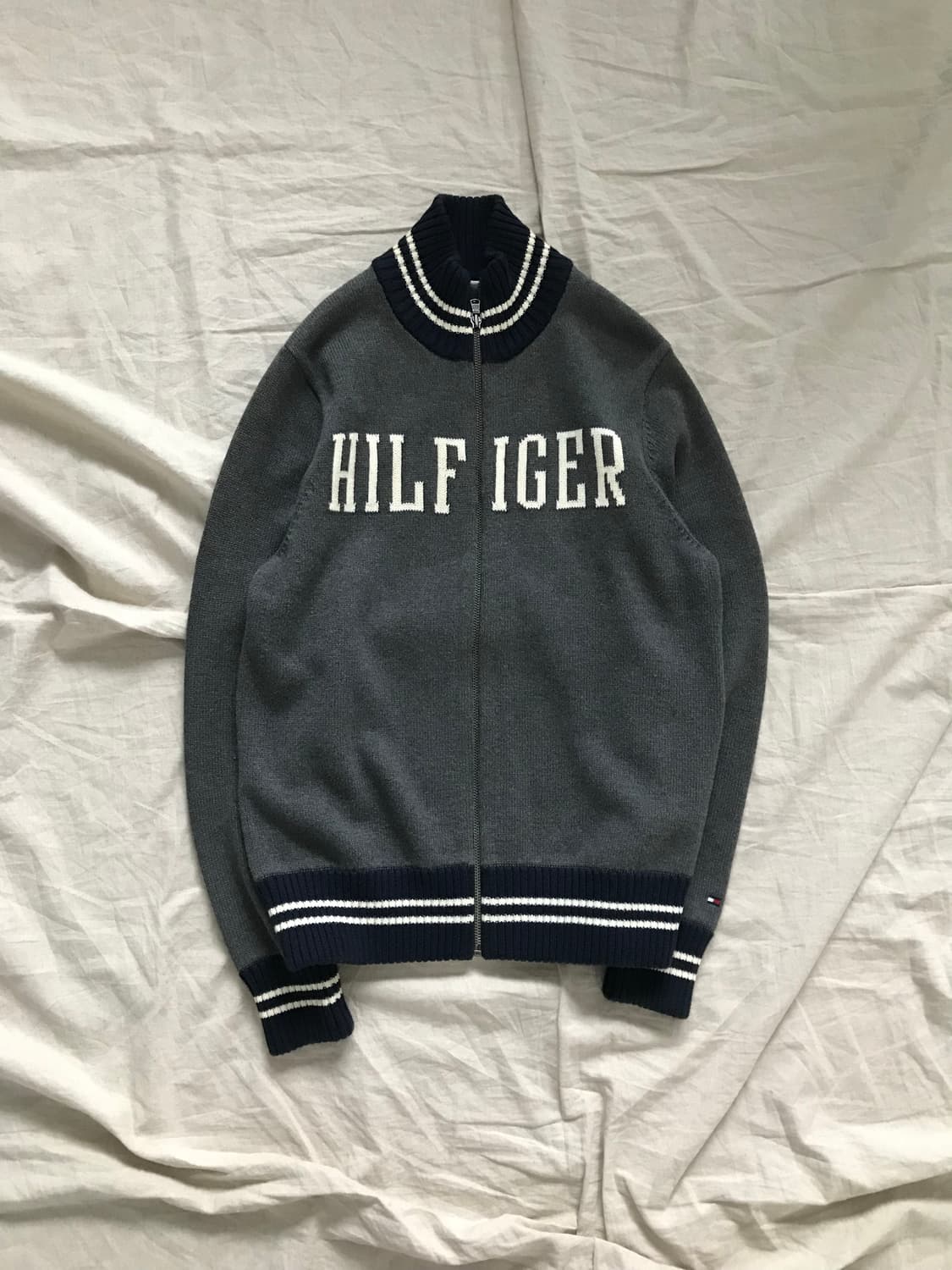 타미힐피거 중앙 스펠아웃 차콜 니트 집업 상품이미지5