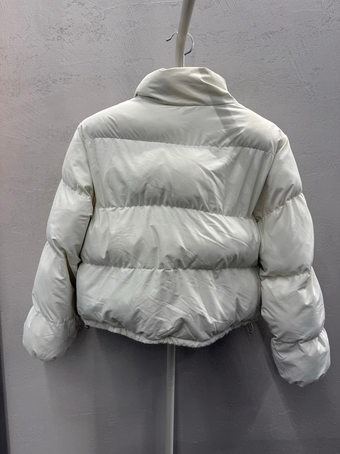 Bitter Cells 비터셀즈 숏 패딩 화이트 상품이미지7