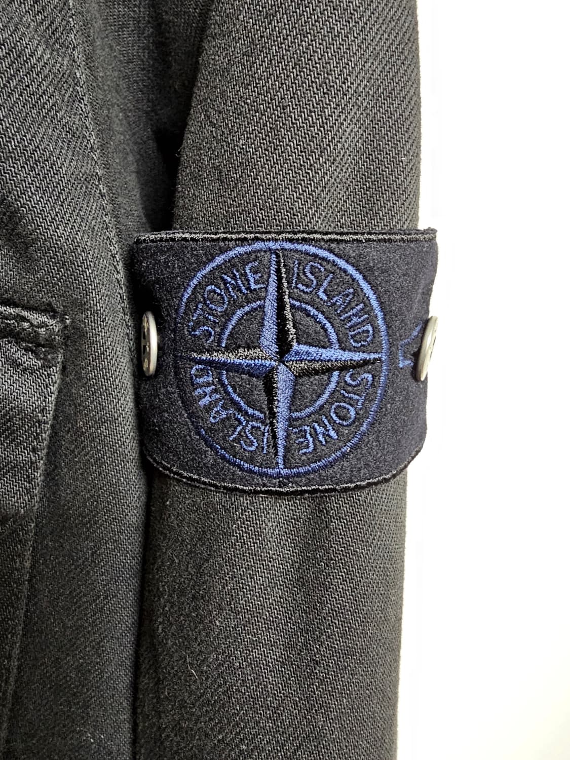 스톤아일랜드 데님 리서치 지퍼 디테일 오버셔츠 26SS (새 상품) 상품이미지3