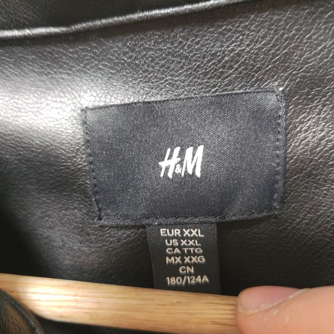 [2XL] H&M 블랙 레더 반팔 자켓 상품이미지3