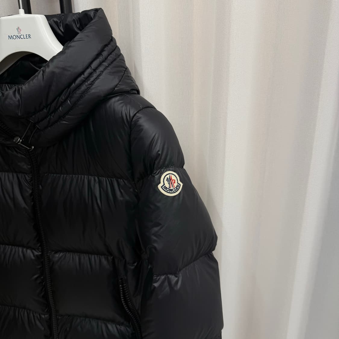 [새상품/4] 몽클레어 세리떼 남성 후드 패딩 백화점판 상품이미지4