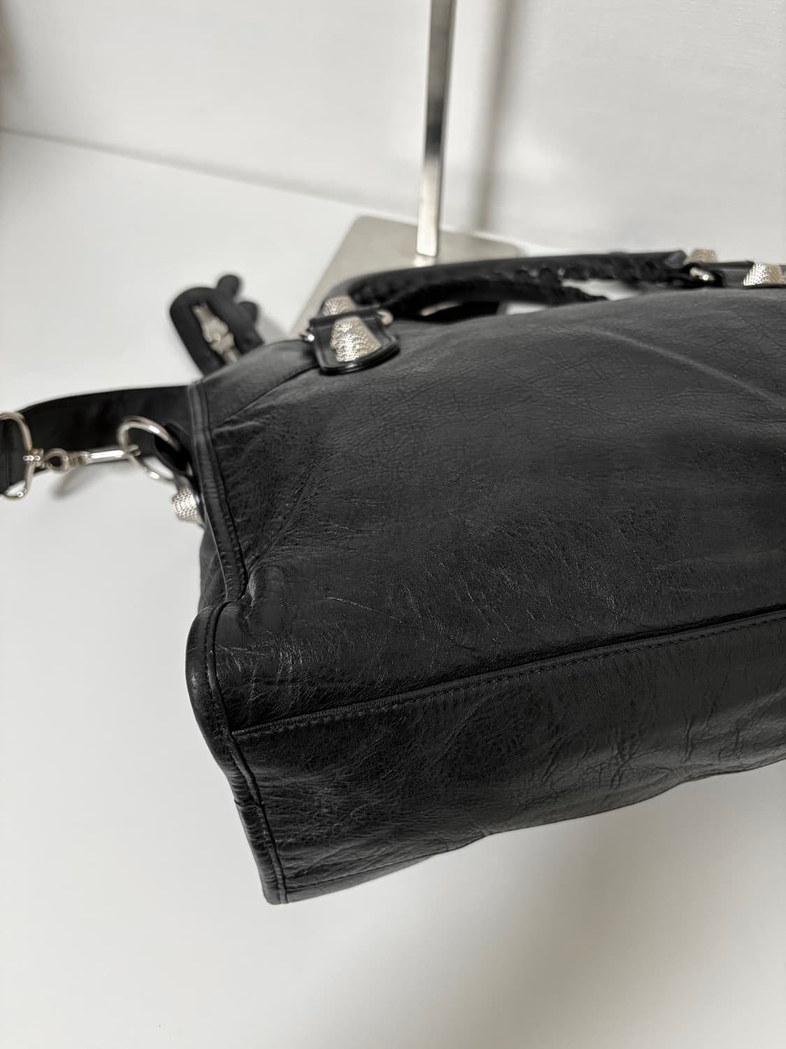 발렌시아가 자이언트 모터백 블랙 상품이미지9