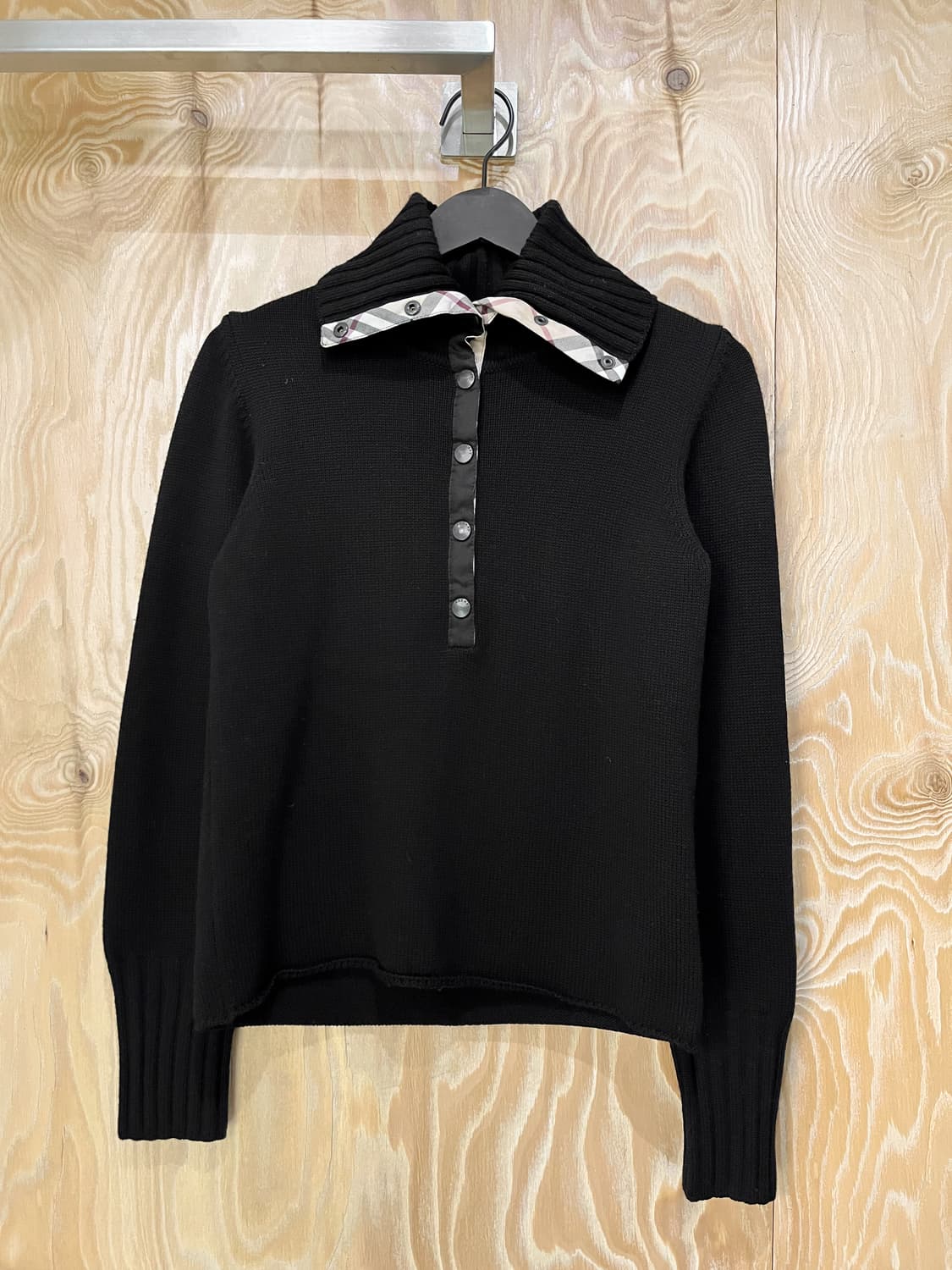 버버리 스냅 버튼 카라 울 니트 상품이미지1