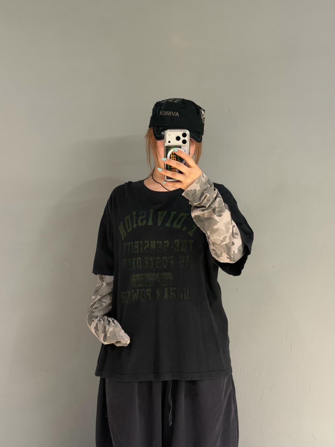 camo sleeve layered lettering tee 상품이미지2