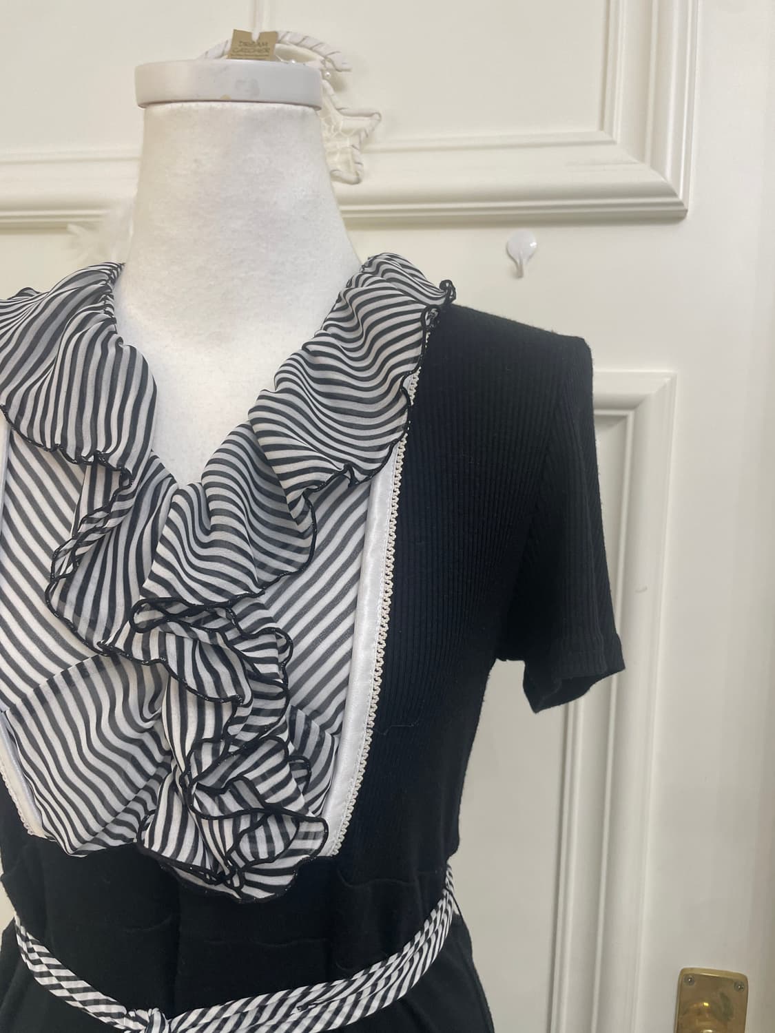 black stripe ruffle belt point opc 상품이미지7