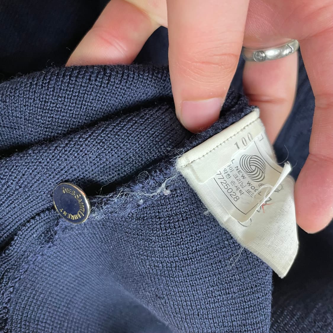 입생로랑 YSL 레터링버튼 베스트 가디건 상품이미지5