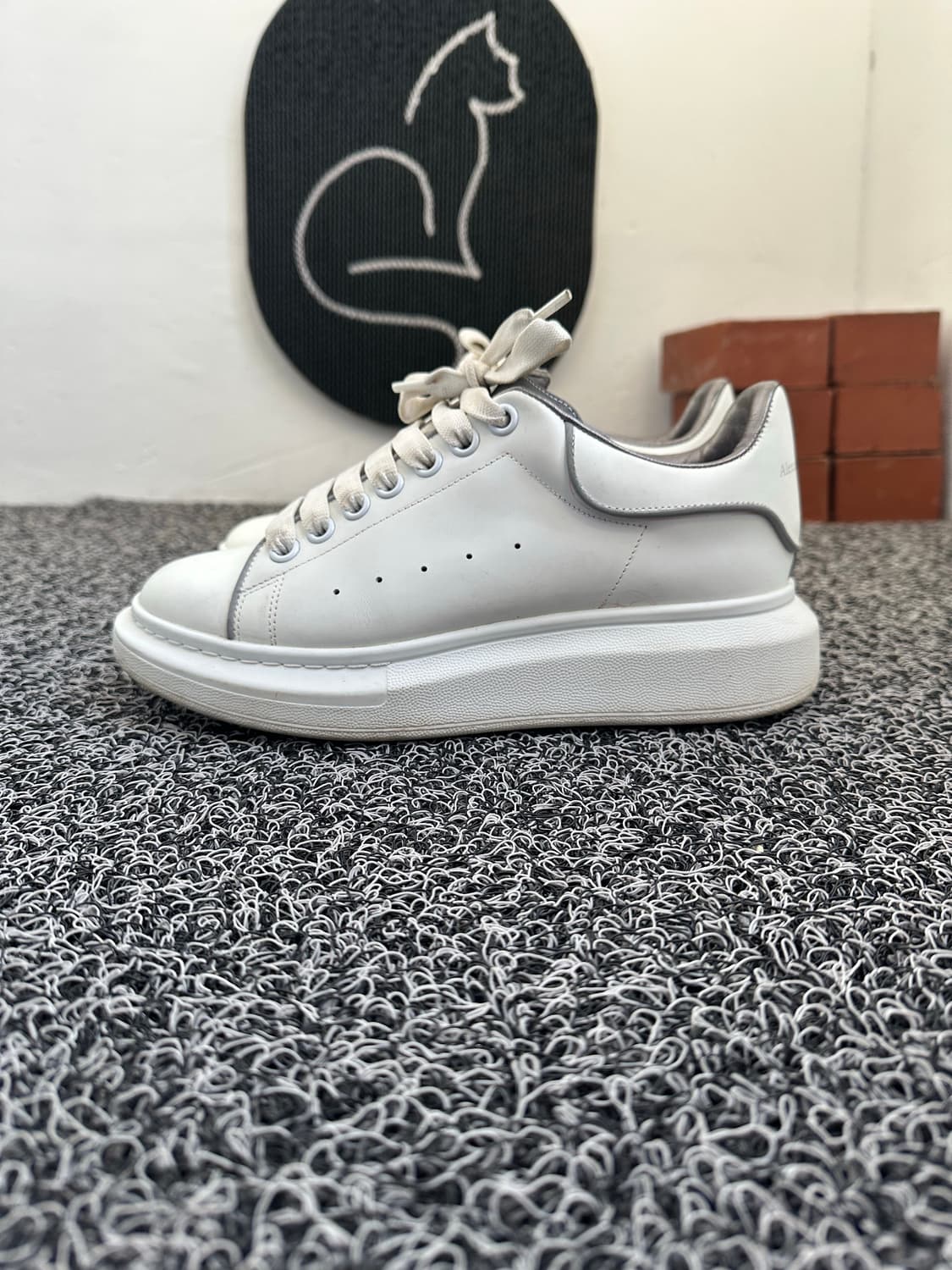 알렉산더 맥퀸 오버솔 스니커즈 39/245 상품이미지1